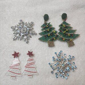Lot #3 Christmas jewelry
